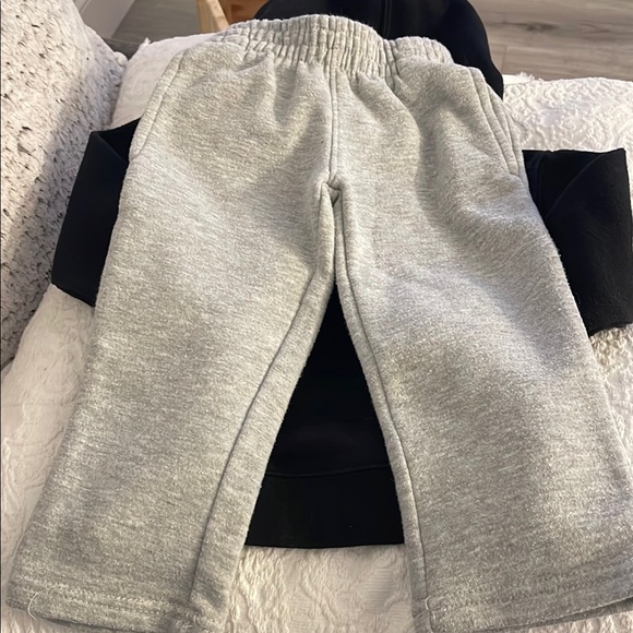 NFL Saints Kids Hoodie and Sweatpants - Picture 6 of 8